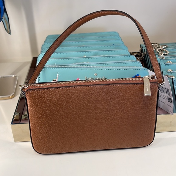 Kate Spade Leila Pebble Leather Convertible Wristlet Wallet Clutch
Warm Gngrbrd - Picture 4 of 16